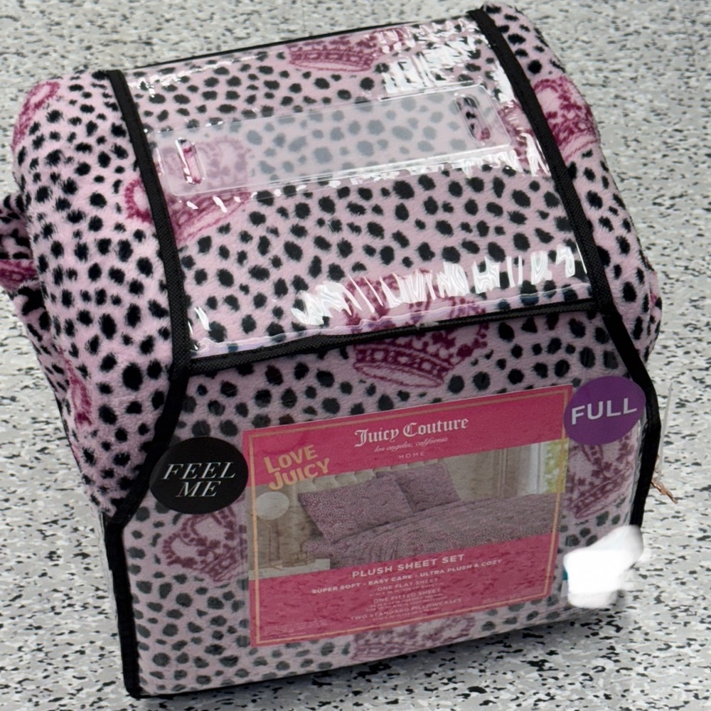 Juicy Couture Pink and Black Plush Sheet Set - Picture 4 of 4